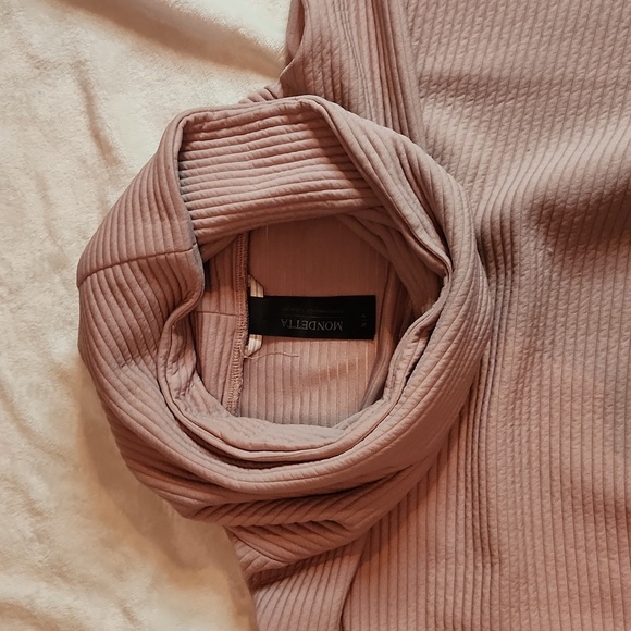 Mondetta drop shoulder cowl neck dusty rose sweatshirt - Picture 3 of 8